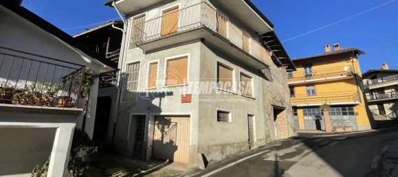 4 rooms House in Castellamonte, Italy No. 79140 9