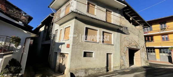 4 rooms House in Castellamonte, Italy No. 79140 10