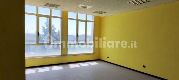 Oficina en Modugno, Italy 4524 m² No. 322080 2