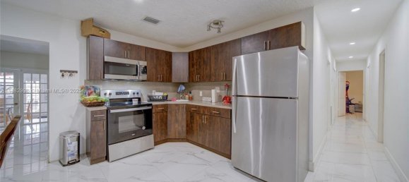 9 Schlafzimmer Villa in Miami, USA, Nr. 615119 22