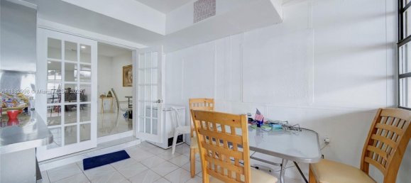 9 Schlafzimmer Villa in Miami, USA, Nr. 615119 12