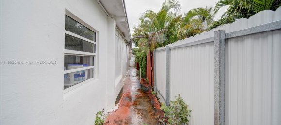 9 Schlafzimmer Villa in Miami, USA, Nr. 615119 2