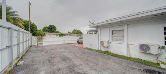9 Schlafzimmer Villa in Miami, USA, Nr. 615119 7