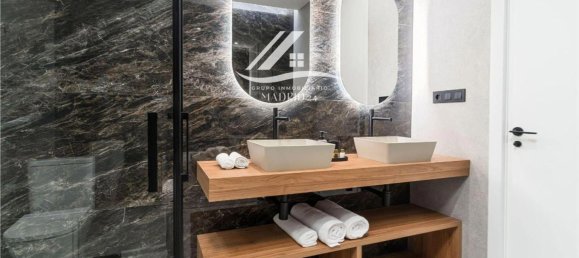 Apartamento de 3 dormitorios en Madrid, Spain No. 125084 12