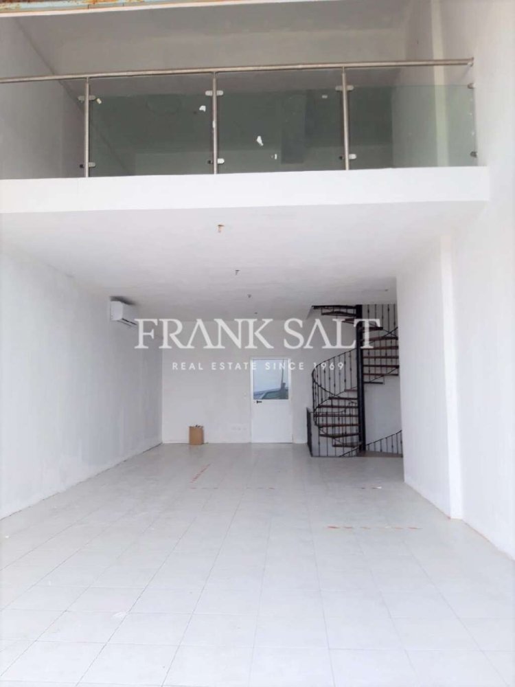 180m² Shop in Saint Paul's Bay, Malta No. 12324