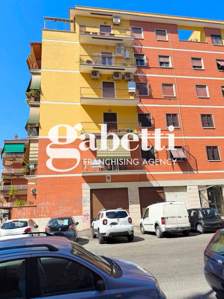 1 bedroom Apartment in Rome, Italy No. 382651