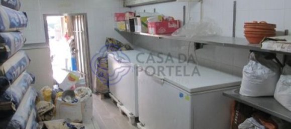 160m² Commercial property in Gondomar, Portugal No. 151081 2