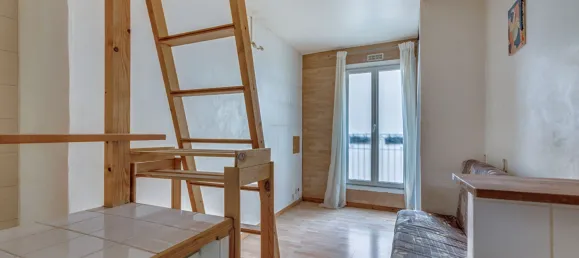 Apartamento de 2 dormitorios en Paris, France No. 177174 5