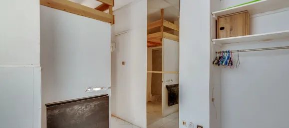 Apartamento de 2 dormitorios en Paris, France No. 177174 13