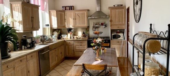 Casa de 4 dormitorios en Thorigny-sur-Oreuse, France No. 364028 2