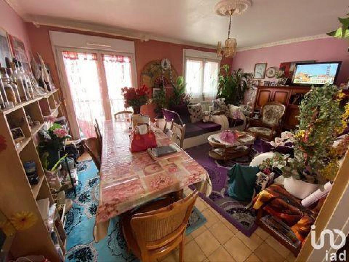 Condominio de 3 dormitorios en Les Mureaux, France No. 9849