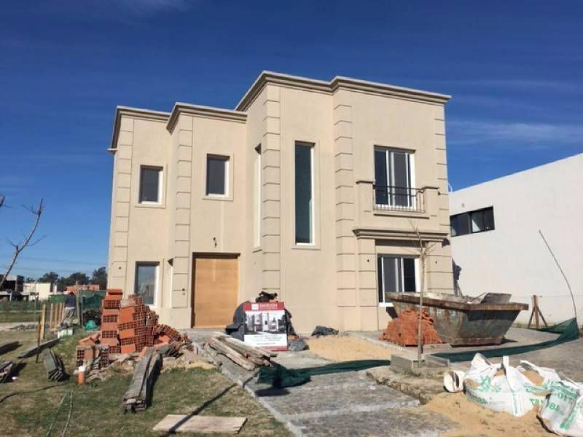 3 bedrooms House in Tigre, Argentina No. 4875