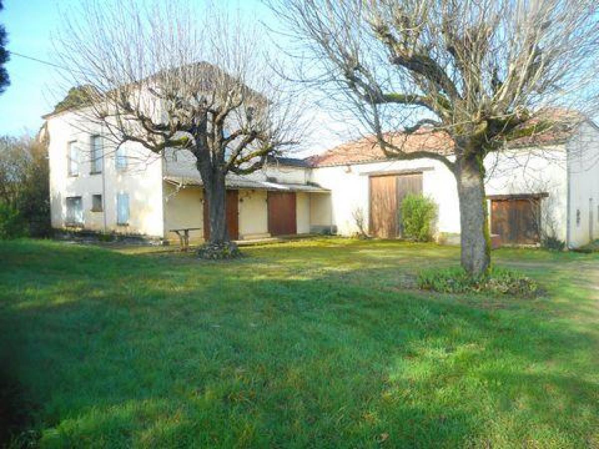 3 bedrooms House in Montayral, France No. 30934