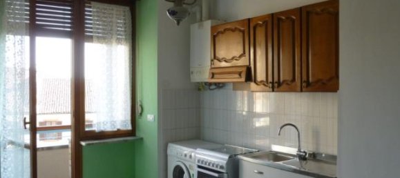 Квартира с 2 комнатами в Карманьола, Италия № 252902 5