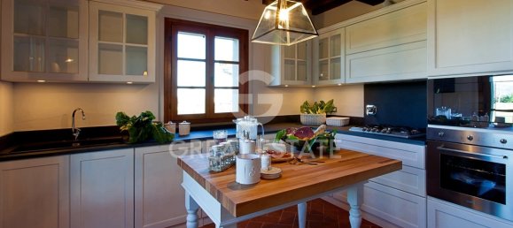 4 bedrooms House in Cortona, Italy No. 304434 10