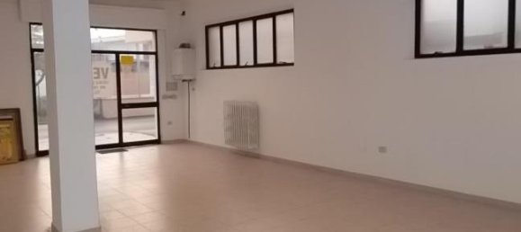 2-Zimmer Gewerbliche Immobilie in Pescara, Italy, Nr. 253471 2
