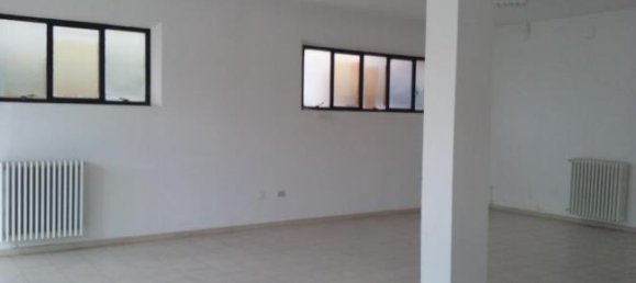 2-Zimmer Gewerbliche Immobilie in Pescara, Italy, Nr. 253471 4