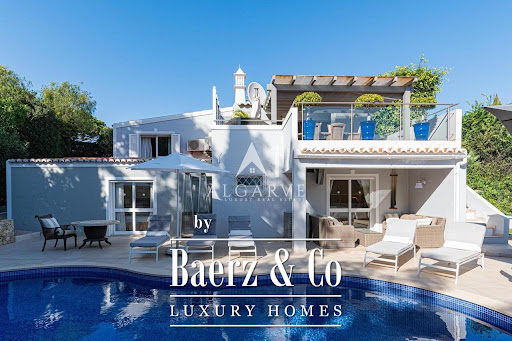 4 bedrooms Villa in Quarteira, Portugal No. 297088