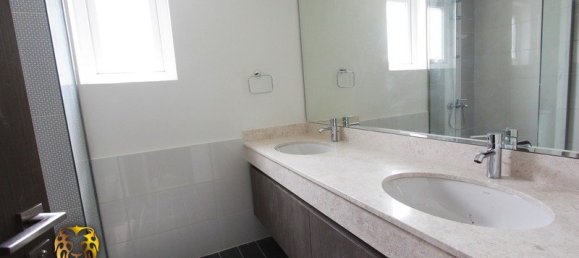 Таунхаус с 4 спальнями в Dubai Land, ОАЭ № 26209 2