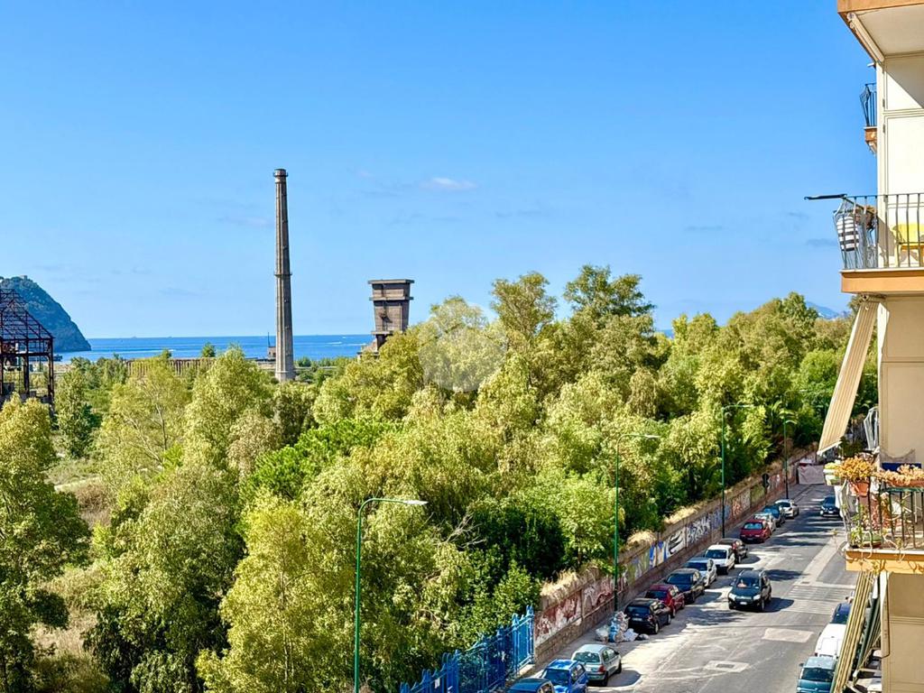 2 Schlafzimmer Wohnung in Naples, Italy, Nr. 329174