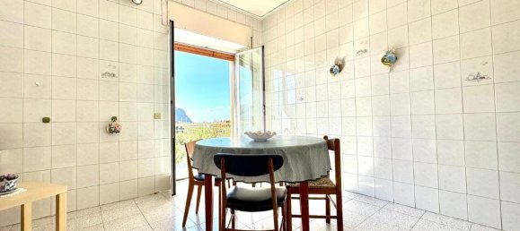 2 Schlafzimmer Wohnung in Naples, Italy, Nr. 329174 10