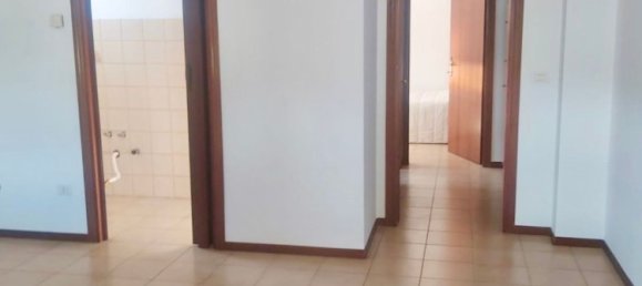 4-salle Appartement à Montemarciano, Italy No. 284342 2