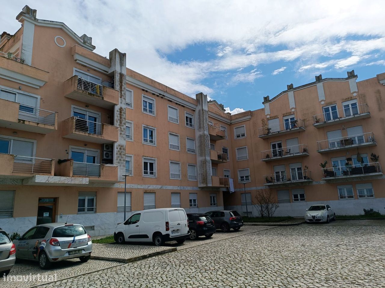 Apartamento de 3 dormitorios en Samora Correia, Portugal No. 274632