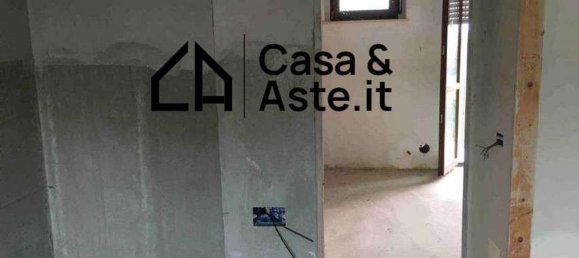 3 rooms Apartment in Morrovalle, Italy No. 18987 7