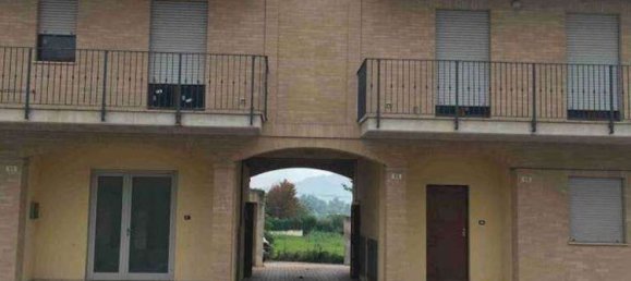 3 rooms Apartment in Morrovalle, Italy No. 18987 4
