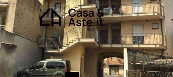 3 rooms Apartment in Morrovalle, Italy No. 18987 5
