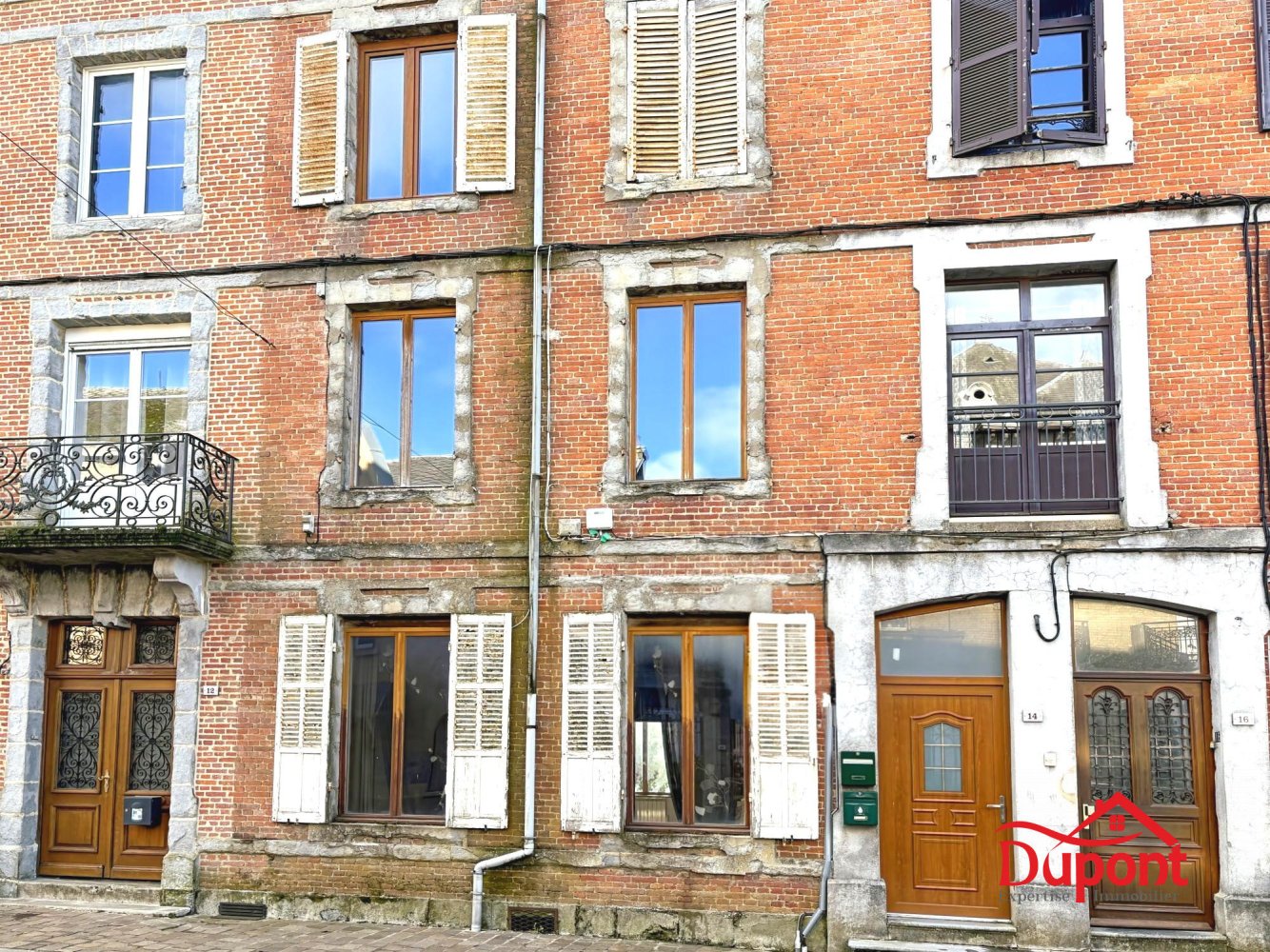 180m² Building in Rocroi, France No. 220965