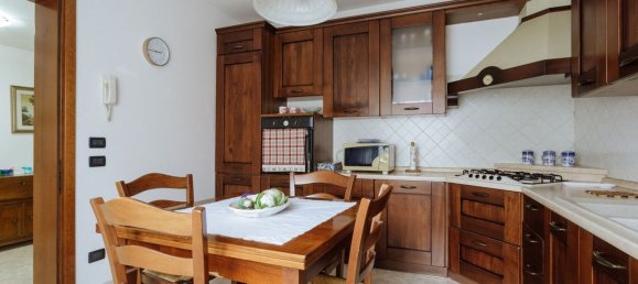 4 bedrooms House in Bagnoli di Sopra, Italy No. 356931 8