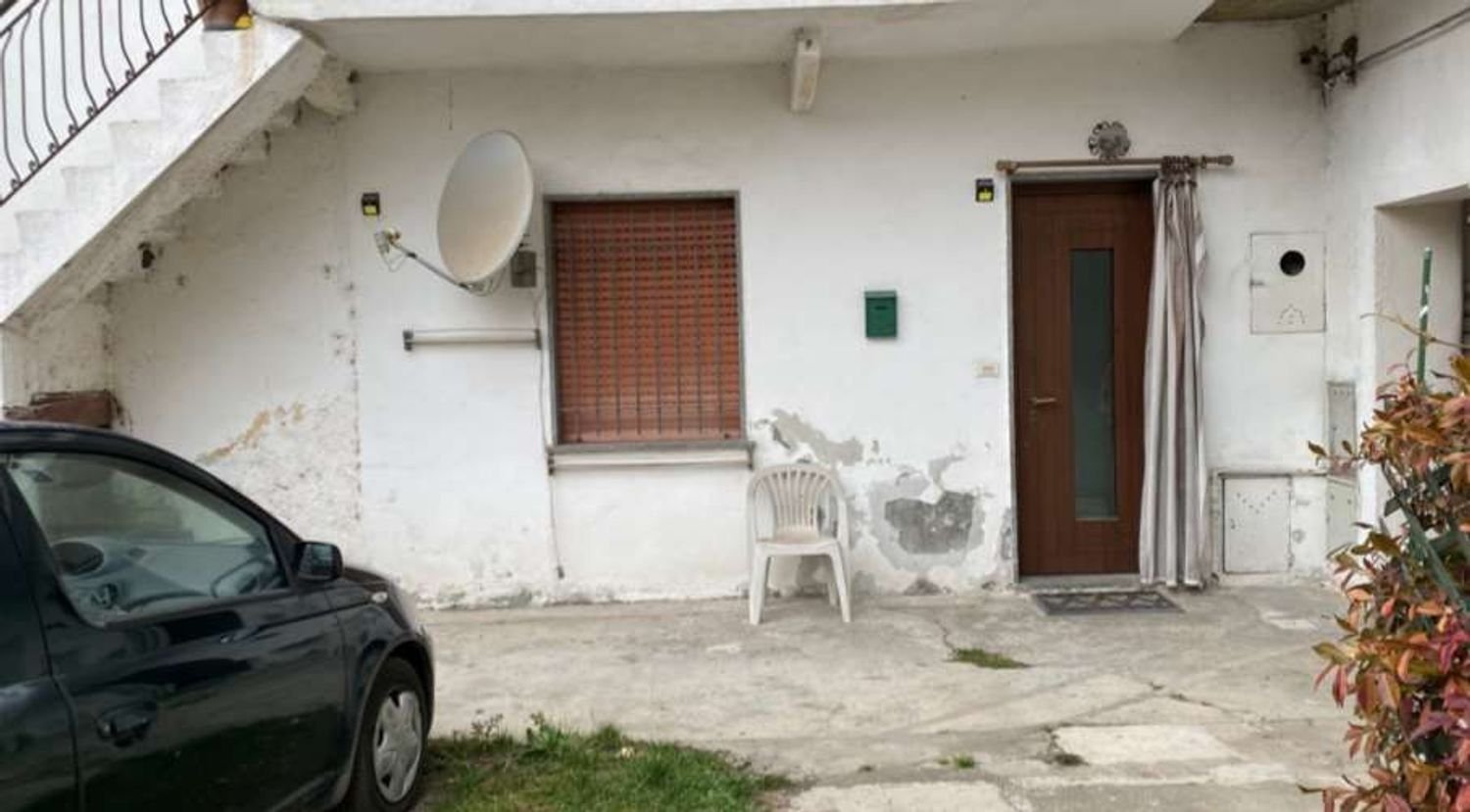 Apartamento T2 em Besnate, Italy N.º 372585