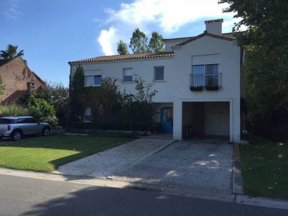 4 bedrooms House in Tigre, Argentina No. 20530