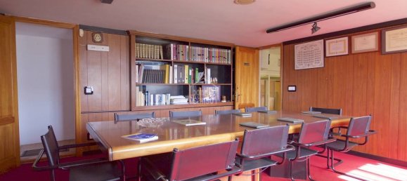 130m² Commercial property in Mahon, Spain No. 5267 19