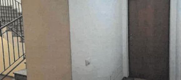 Квартира с 2 комнатами в Галларате, Италия № 181418 8