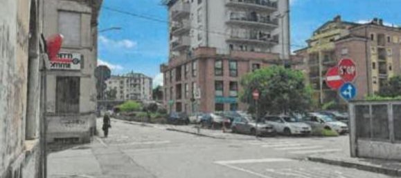 Квартира с 2 комнатами в Галларате, Италия № 181418 28