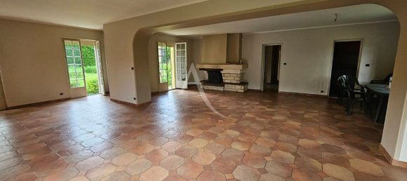 7 bedrooms House in Soissons, France No. 231048 2