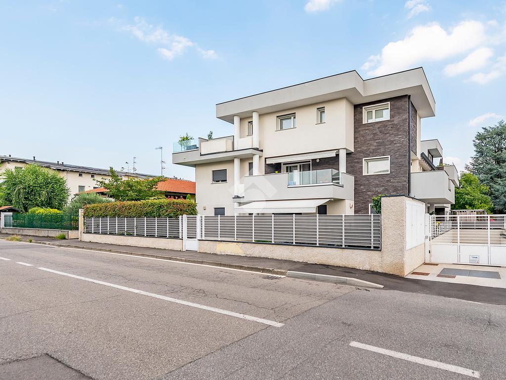 Apartamento de 2 dormitorios en Lainate, Italy No. 268820