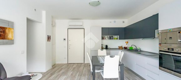 Apartamento de 2 dormitorios en Lainate, Italy No. 268820 10