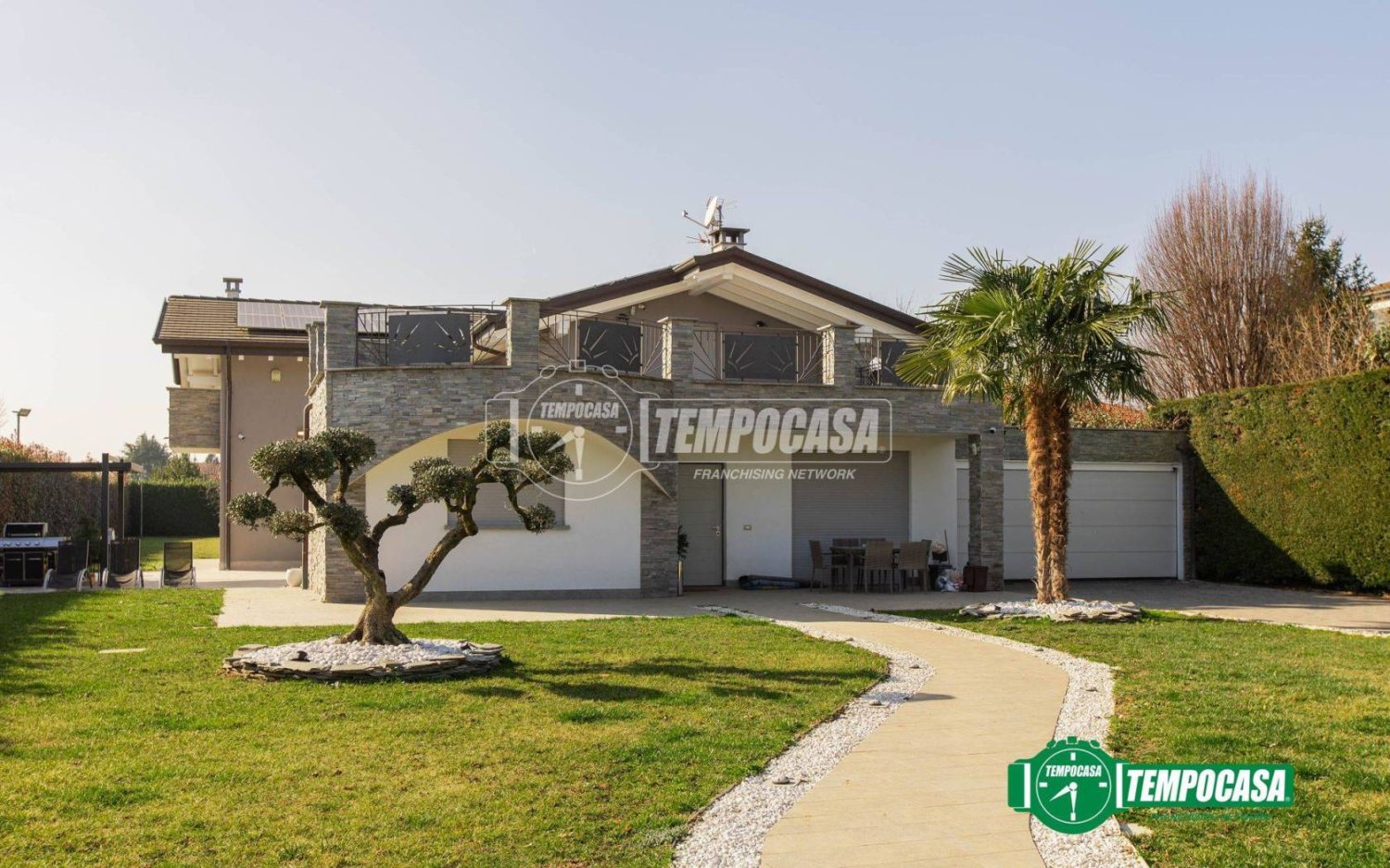3 bedrooms Villa in Magnago, Italy No. 16291