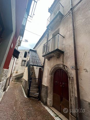 4 rooms House in Raiano, Italy No. 257245