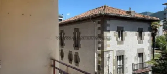4 bedrooms Apartment in Alava, Spain No. 184160 2