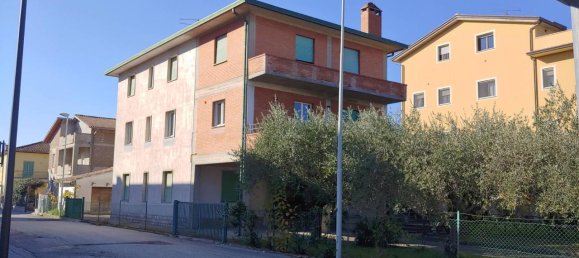 4 rooms Apartment in Assisi, Italy No. 103596 7