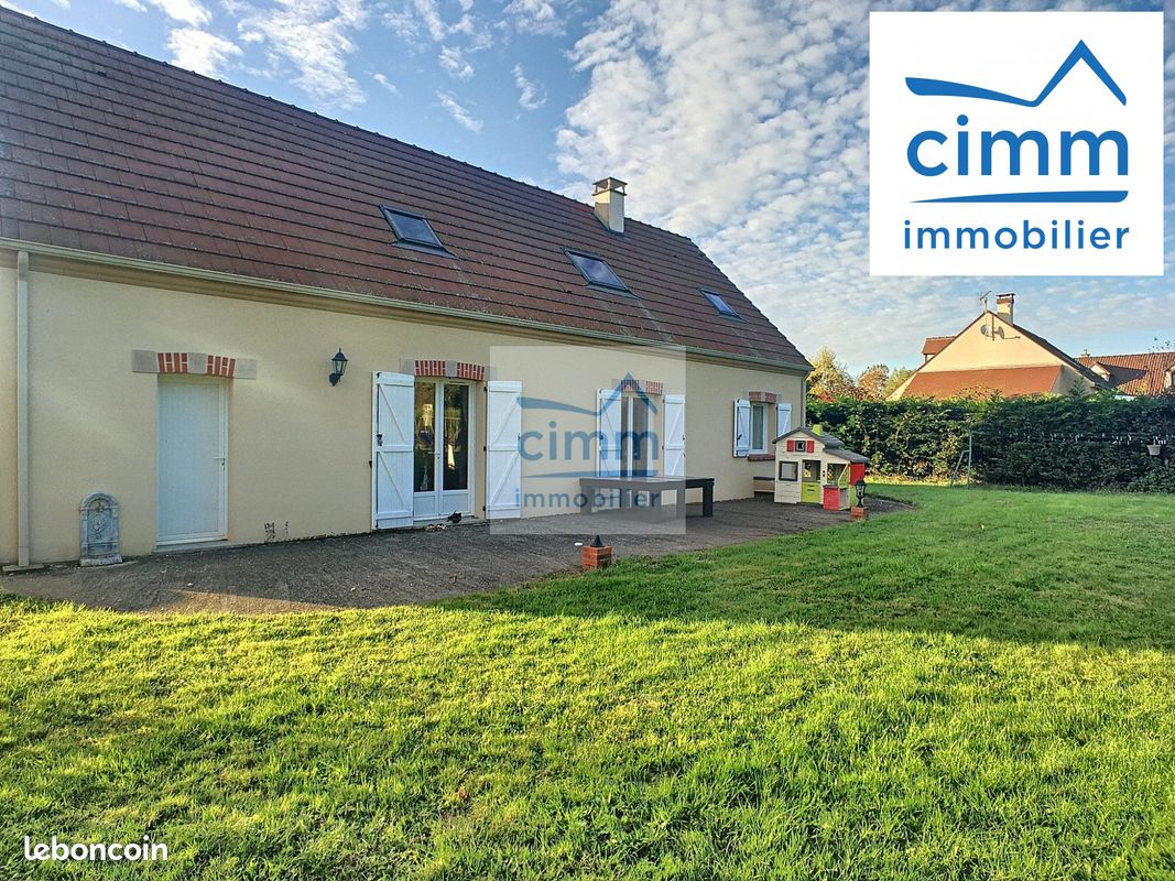 4 bedrooms House in Amilly, France No. 209136