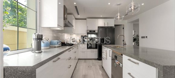 3 bedrooms Villa in Jumeirah Village Triangle, UAE No. 98636 5