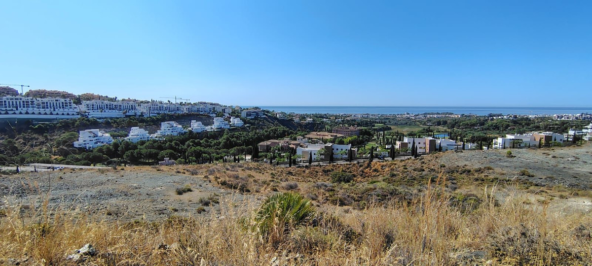  Land in Estepona, Spain No. 242737