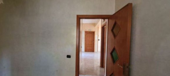 3 rooms Apartment in Naples, Italy No. 14169 11
