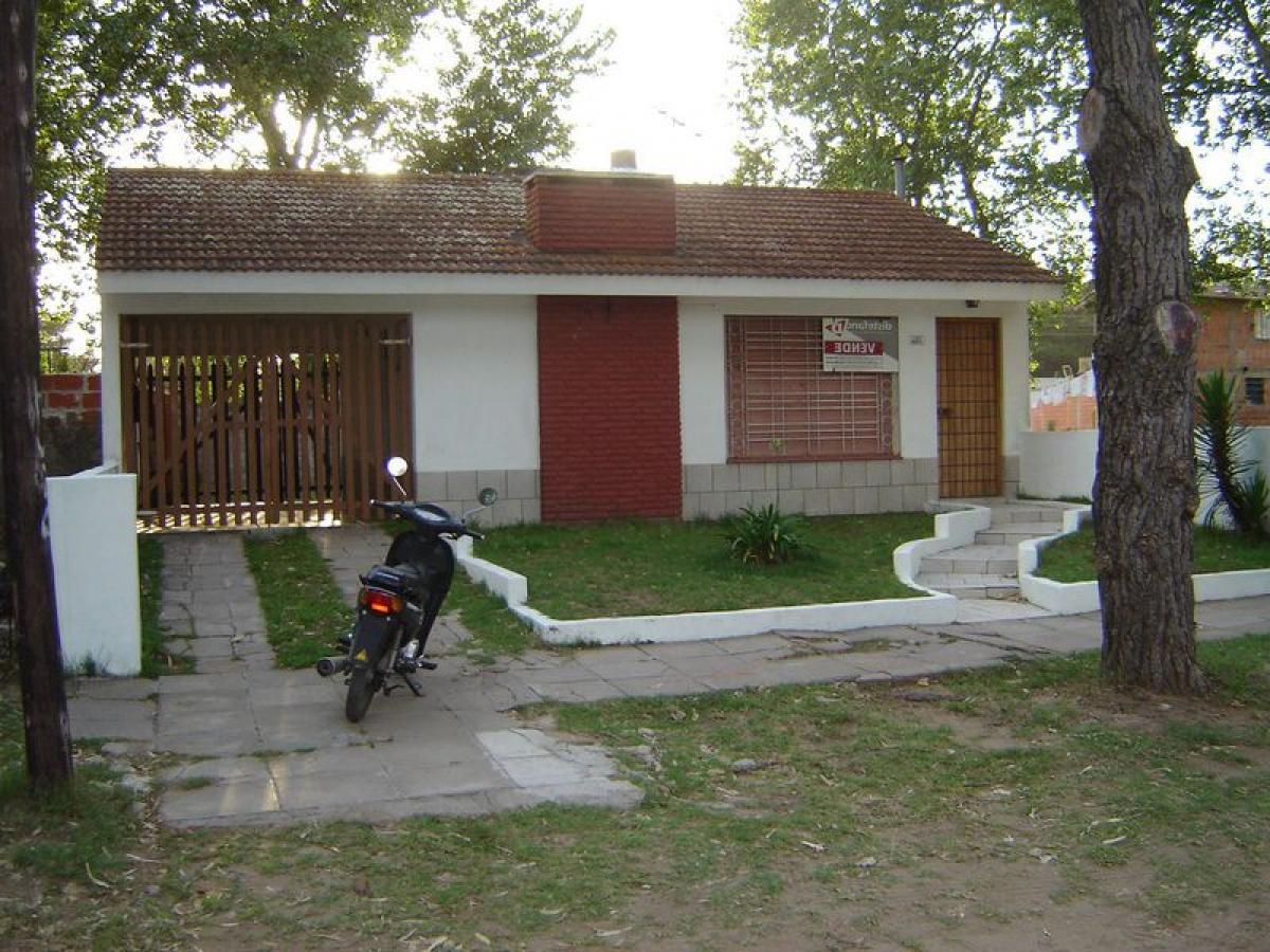 2 bedrooms House in Mar del Plata, Argentina No. 82387