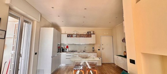 3 rooms Apartment in Pozzuoli, Italy No. 212376 7